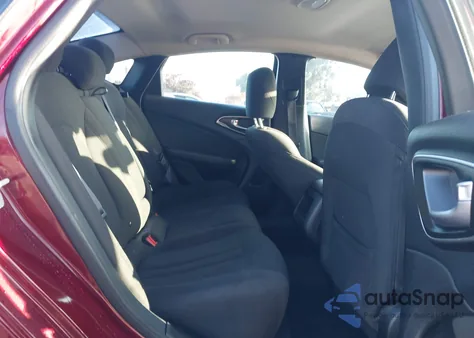 2015 Chrysler 200 Limited z USA, uszkodzony, nr VIN 1C3CCCAB5FN737779